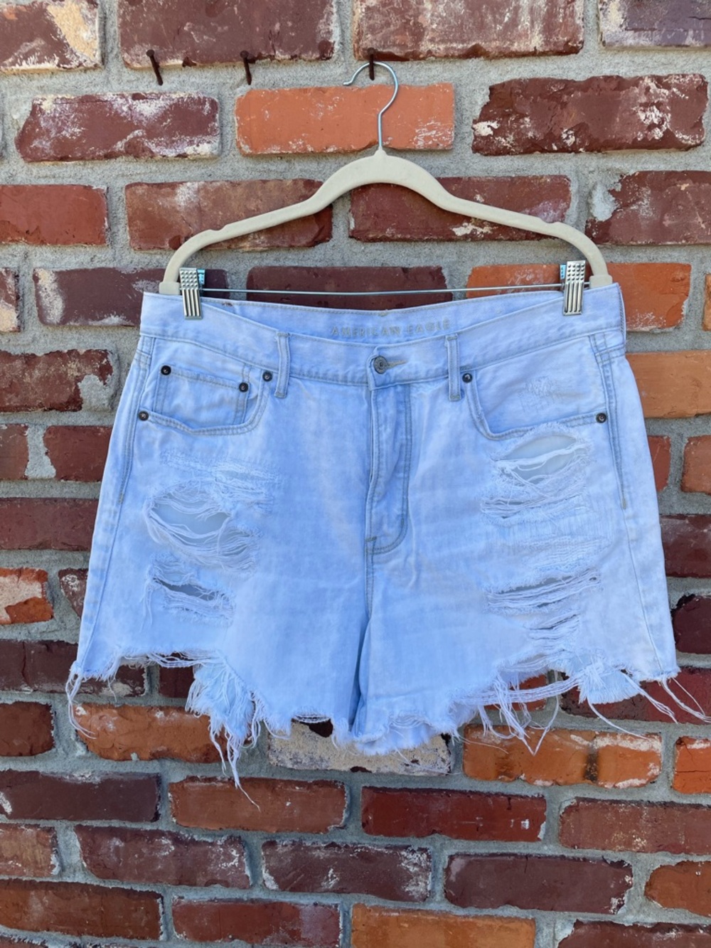 EUC American Eagle Light Wash Distressed Denim Shorts